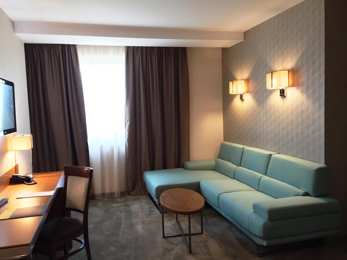 Golden Tulip 4*