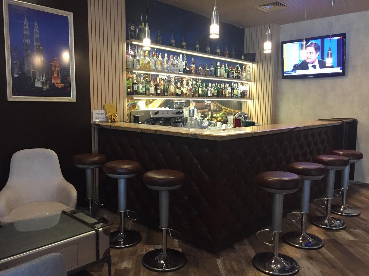 Golden Tulip מלון